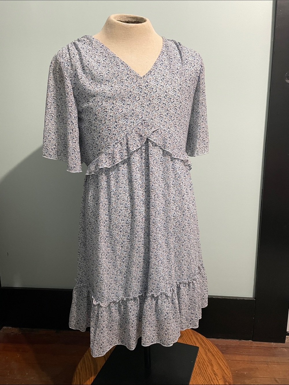 ManyDress Large Midi Dress Blue V-Neck Floral